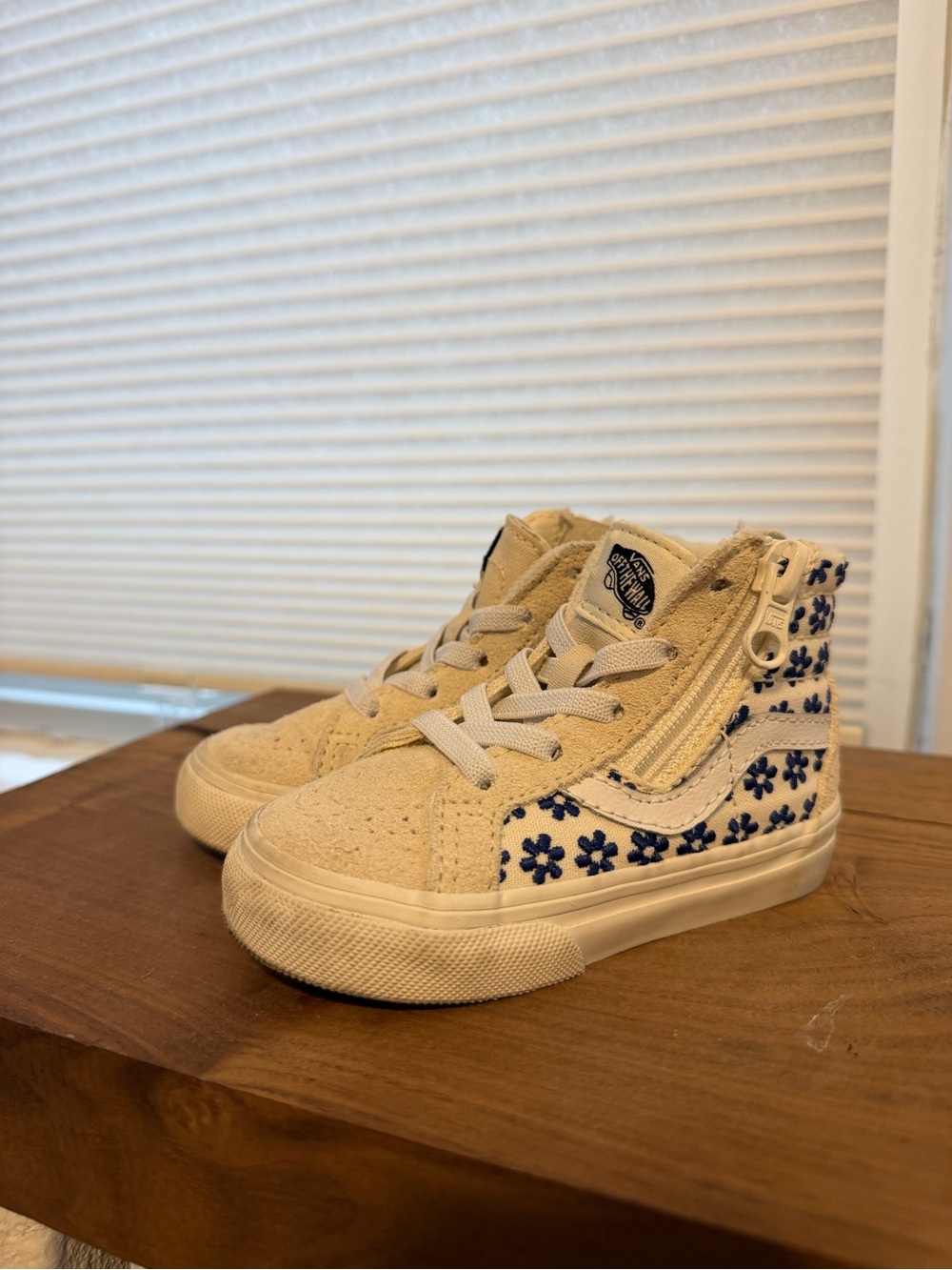 Vans Kids High-Top Sneakers in Cream with Blue Floral Embroidery